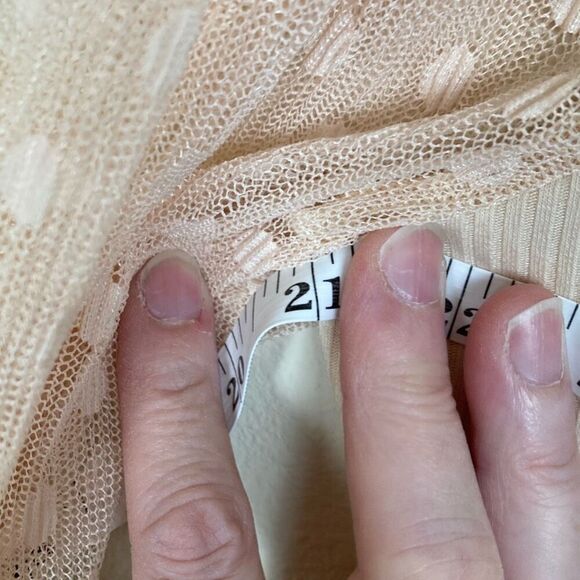 Lush Cream Colored Cropped Top With Polka Dot Lace Sleeves Size Small (G10) - Picture 8 of 8